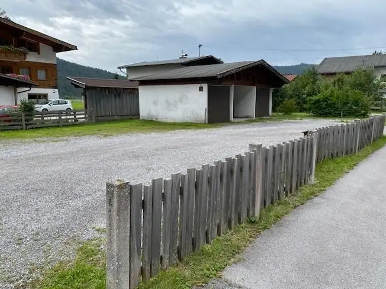 Grundstück mit 3 Garagen in 6105 Leutasch