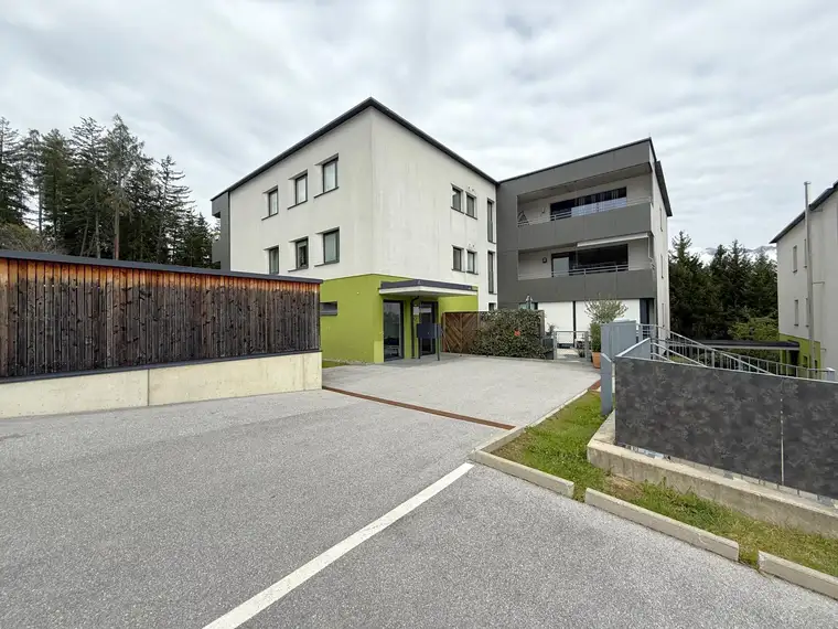 Wohnen in Ruhelage: 3-Zimmer Wohnung in Mutters