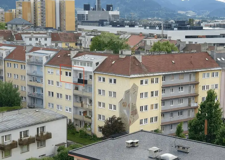 Generalsanierte 2-Zimmer-Wohnung mit Balkon in Kliniknähe