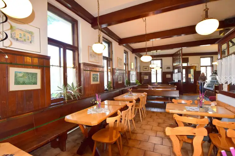 Deniz Berber, Favorite Immobilientreuhand GmbH