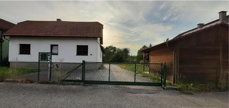 Teilsaniertes Haus mit Selbstversorgergarten von Eigentümer