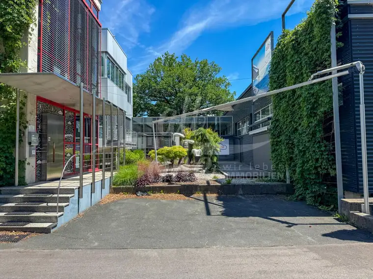 Vielseitiges Gewerbeobjekt mit Hallenensemble und Büroflächen in Klagenfurt-Annabichl