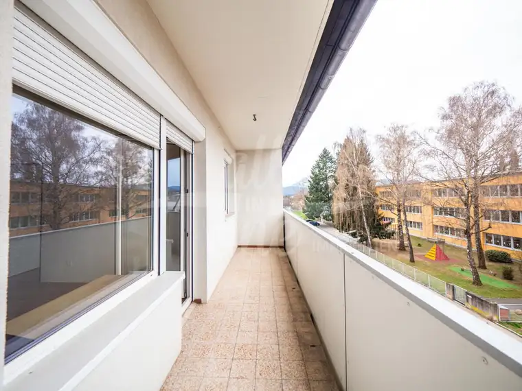 Sanierte 4-Zimmer-Wohnung mit Loggia und großem Tiefgaragenstellplatz in Klagenfurt-Annabichl