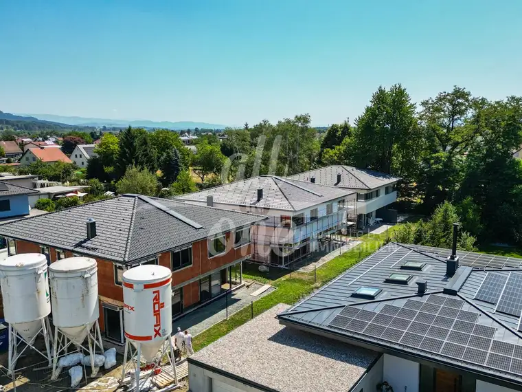 NEUBAU: Moderne Doppelhaushälften in Welzenegg
