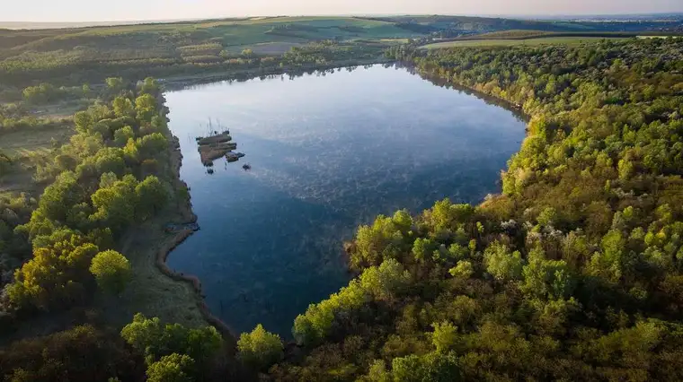 Unberührtes Naturwunder in Ungarn-Privater Badesee mit Wald, Wiese und bebaubarem Grundstück-112 Ha