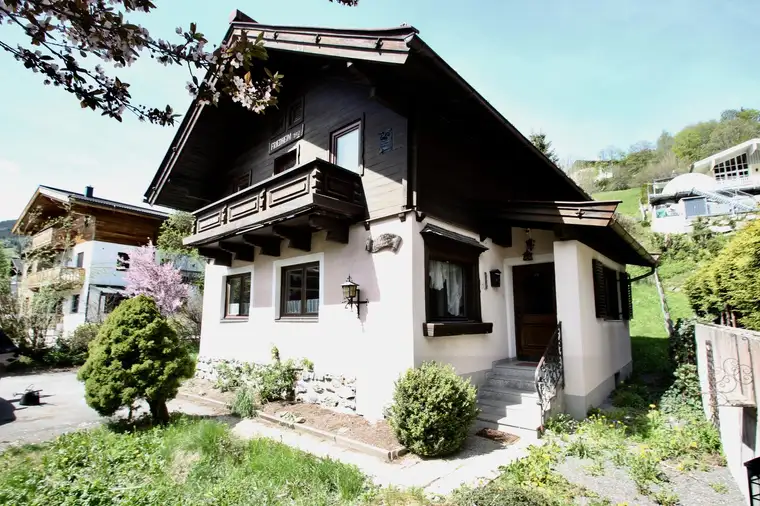 Haus in Saalbach zentral für Saison zu Mieten