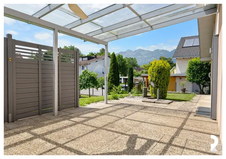EINFAMILIENHAUS MIT GROSSZÜGIGEM GRUNDSTÜCK IN RUHIGER LAGE