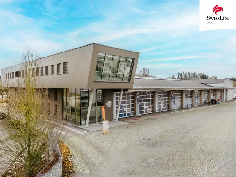 Produktions-/Lagerhalle und Büros | direkt an der Autobahn | sichtbare Werbefläche | top ausgestattet