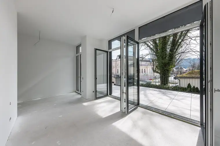 HERRSCHAFTLICH WOHNEN. WIE DER KAISER. Großzügige 150m²-Wohnung direkt neben dem Kurpark! Revitalisierter Altbau, hohe Räume! PROVISIONSFREI &amp; ERSTBEZUG.