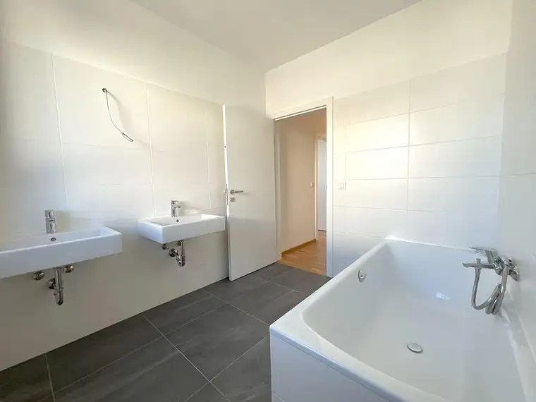 MAISONETTE MIT LIFT - großer Garten, ruhig, sonnendurchflutet, barrierefrei, Erstbezug &amp; ohne Provision! (W 22)