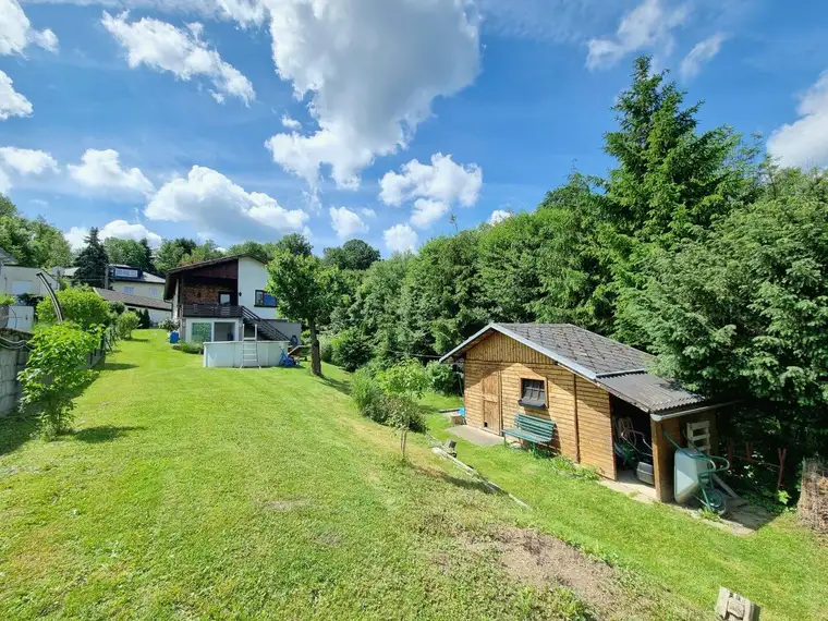 Ruhelage trifft traumhaften Grünblick - Haus mit viel Potential - 1038m² großes Grundstück (Eigengrund)