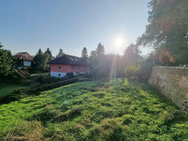 Baurechtsgrundstück mit Baugenehmigung - Ruhig gelegen mit viel Potential für ihr Vorhaben!