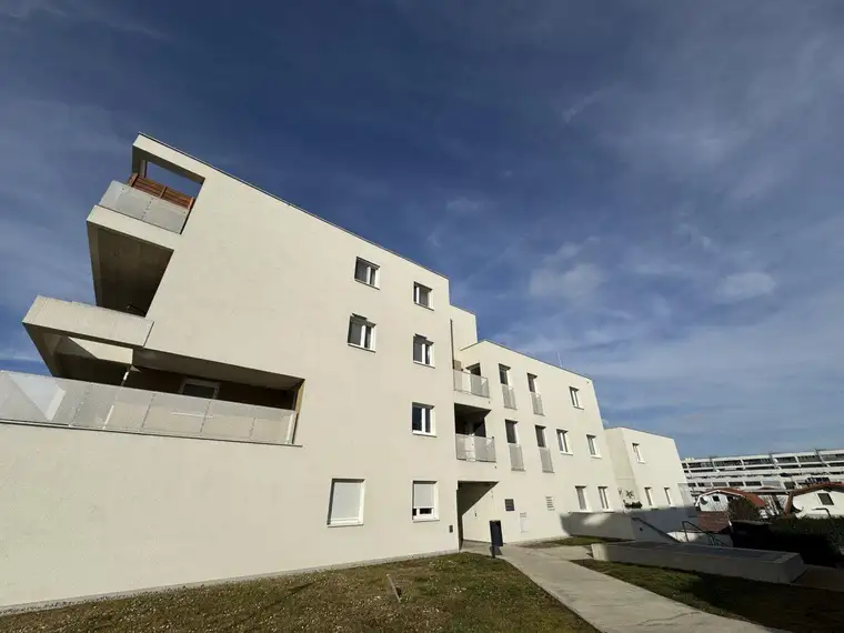 SELTENE GELEGENHEIT - 3 ZIMMER MIT RIESEN TERRASSE - SÜD-WEST SEITIG - MÖBLIERTE KÜCHE - JETZT ANFRAGEN