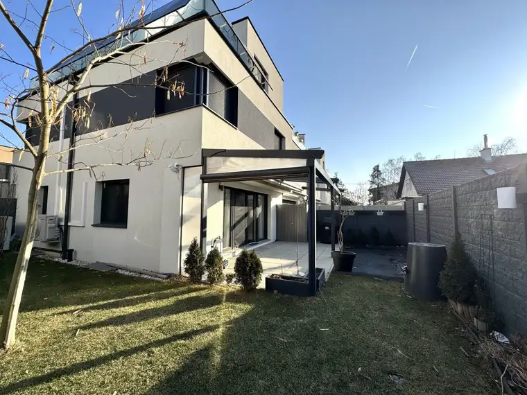 Eckreihenhaus mit toller Ausstattung - Wärmepumpe - PV Anlage