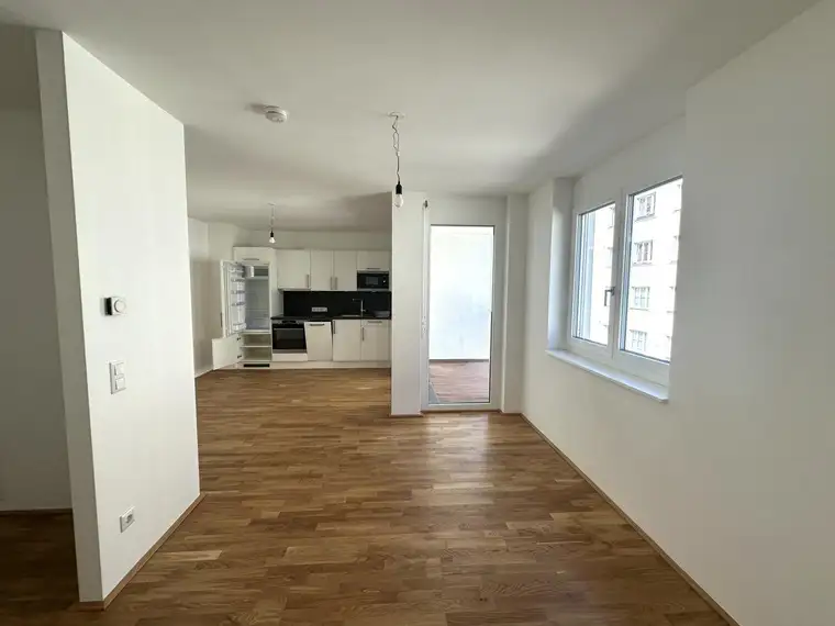Gut geschnittene 2-Zimmer Wohnung in ruhiger Seitenstraße nahe U4 Hietzing