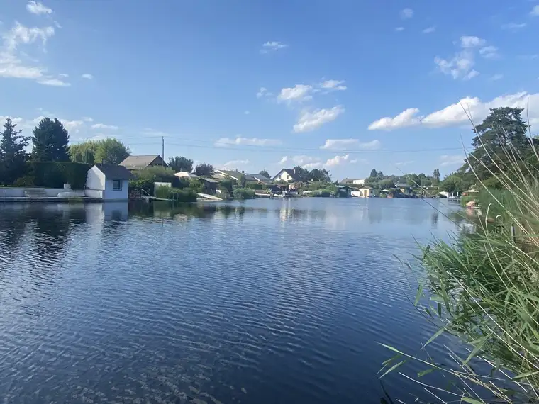 Bastlerhit- Traumhaftes Ferienhaus am Neufeldersee IV, Ihr Haus, eigens Seeufer