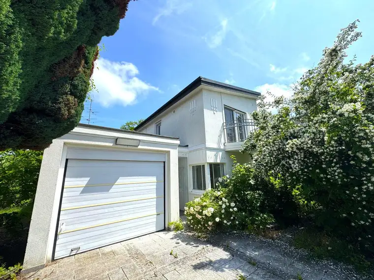 GREEN LIVING - EXKLUSIVE VILLA IN RUHELAGE MIT SANIERUNGSPOTENZIAL &amp; RIESEN GARTEN!