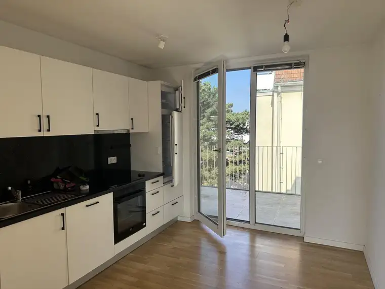 Sonnige, barrierefreie Wohnung mit 2 Terrassen, inkl. Küche- Nähe Badner Bahn und Bhf. Mödling