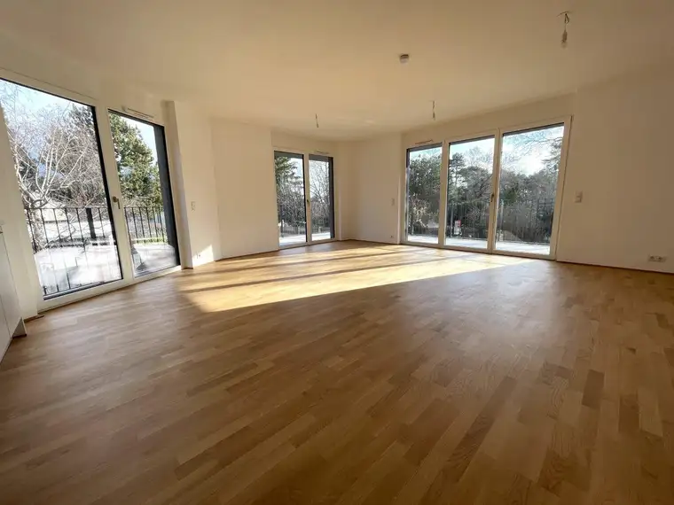 Exklusive 3-Zimmer Wohnung mit lichtdurchflutetem Wohnzimmer in absoluter Ruhelage - jetzt Anfragen!