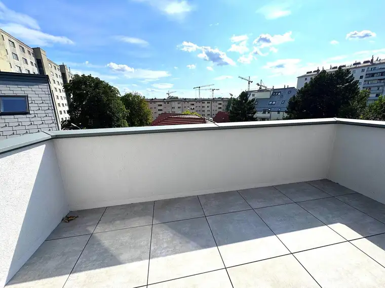 EIGENGRUND NÄHE ALTE DONAU – FREIFLÄCHEN - LUFTWÄRMEPUMPE – KELLER – GARAGE – U-BAHN!