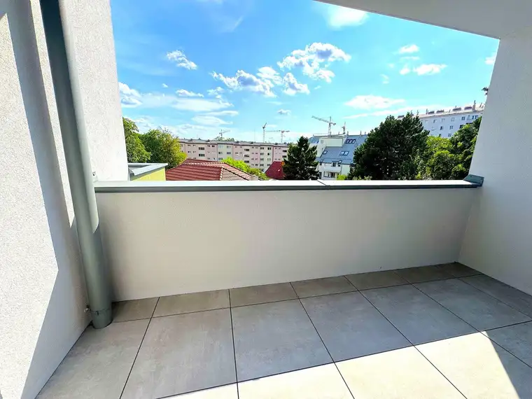 EIGENGRUND NÄHE ALTE DONAU – FREIFLÄCHEN - LUFTWÄRMEPUMPE – KELLER – GARAGE – U-BAHN!