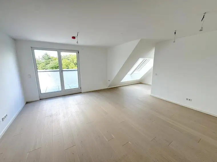EIGENGRUND NÄHE ALTE DONAU – FREIFLÄCHEN - LUFTWÄRMEPUMPE – KELLER – GARAGE – U-BAHN!