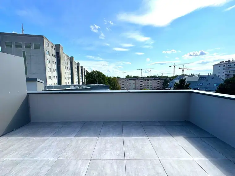 EIGENGRUND NÄHE ALTE DONAU – FREIFLÄCHEN - LUFTWÄRMEPUMPE – KELLER – GARAGE – U-BAHN!