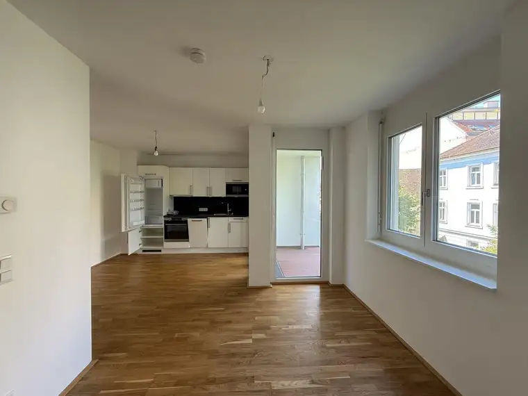 Gut geschnittene 2-Zimmer Wohnung in ruhiger Seitenstraße nahe U4 Hietzing