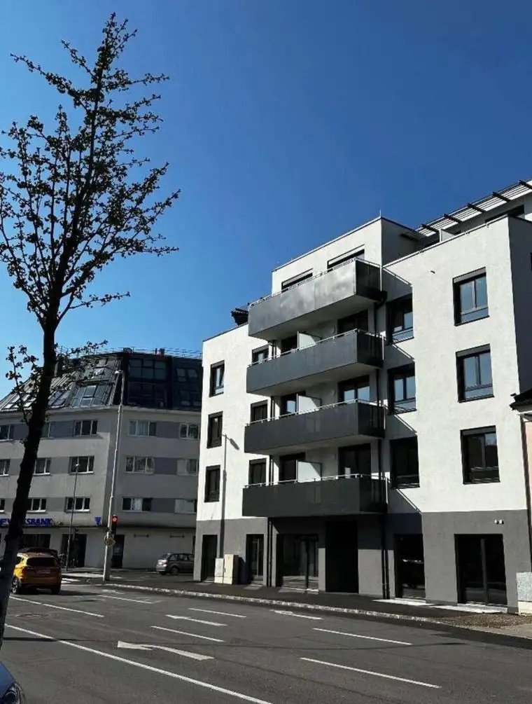SOFORT VERFÜGBAR! FUßLÄUFIG ZU BAHNHOF &amp; HAUPTPLATZ! INKL BALKON!
