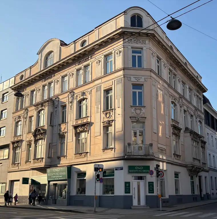 ROHDACHBODEN IN EINEM JUGENDSTILZINSHAUS