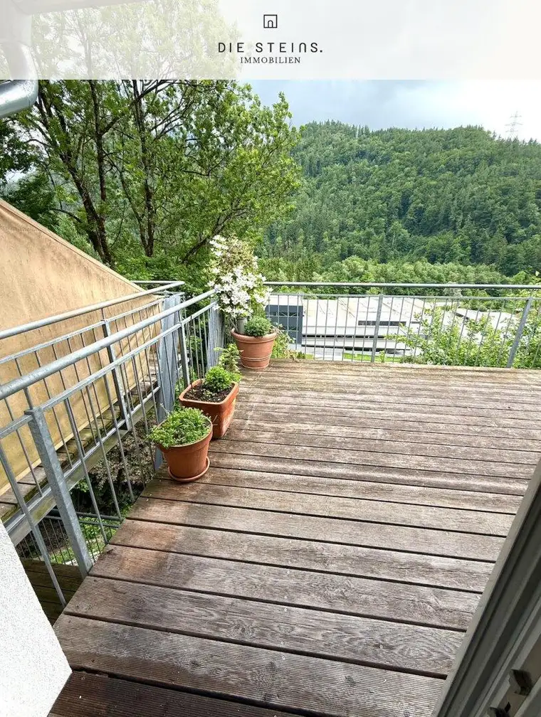 Panorama &amp; Sonnenlage – Doppelhaushälfte mit sonniger Terrasse, Garten und zwei Carports