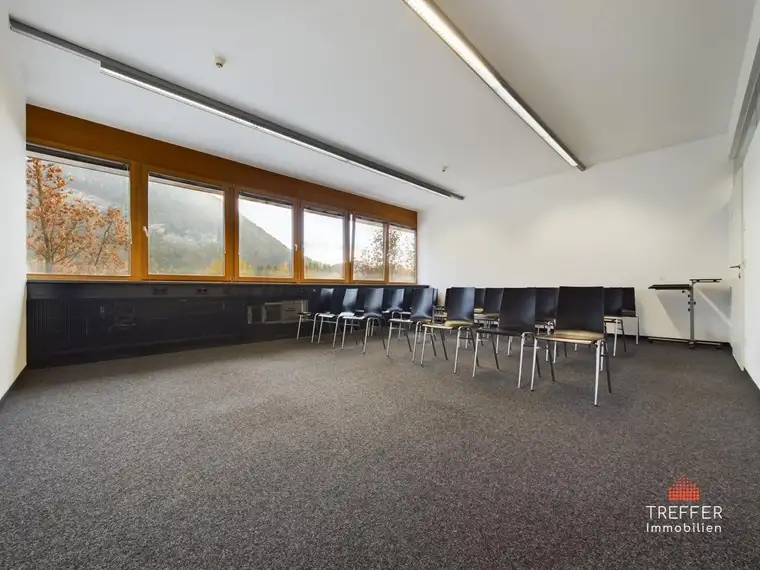 Helles Büro in guter Lage