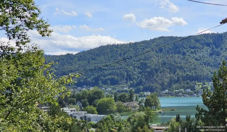 Seeblick - Einfamilienhaus mit 1.285 m² Sonnengrund in Pörtschach am Wörthersee !