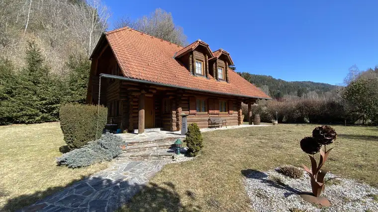 MIT VIDEO: Ferienhaus im Murtal: Hochwertiges Holz-Landhaus in Einzellage, mit Nähe zum Red Bull Ring!