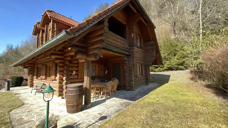 MIT VIDEO: Hochwertiges Holz-Landhaus in Einzellage, mit Nähe zum Red Bull Ring!