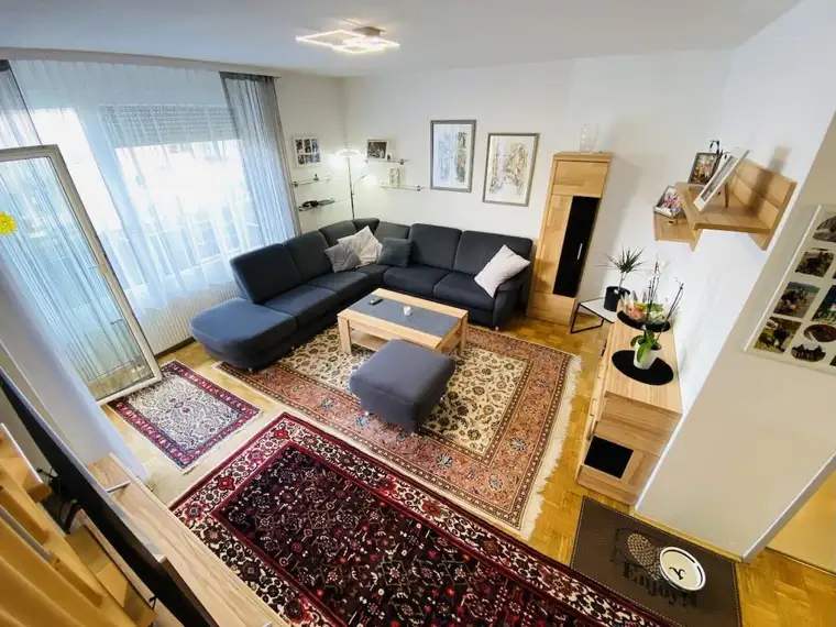 Zeltweg: Top-gepflegte 4 Zimmer-Eigentumswohnung mit Balkon &amp; Tiefgarage in ruhiger Lage