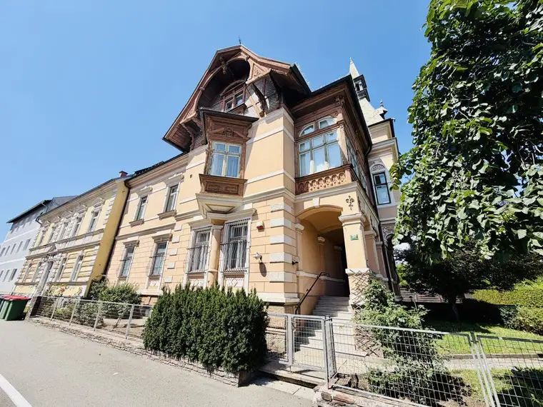 Repräsentative Stadtvilla in Knittelfeld mit rund 465 m² Nutzfläche - vielseitige Nutzung für Familien, Unternehmer und Vermieter