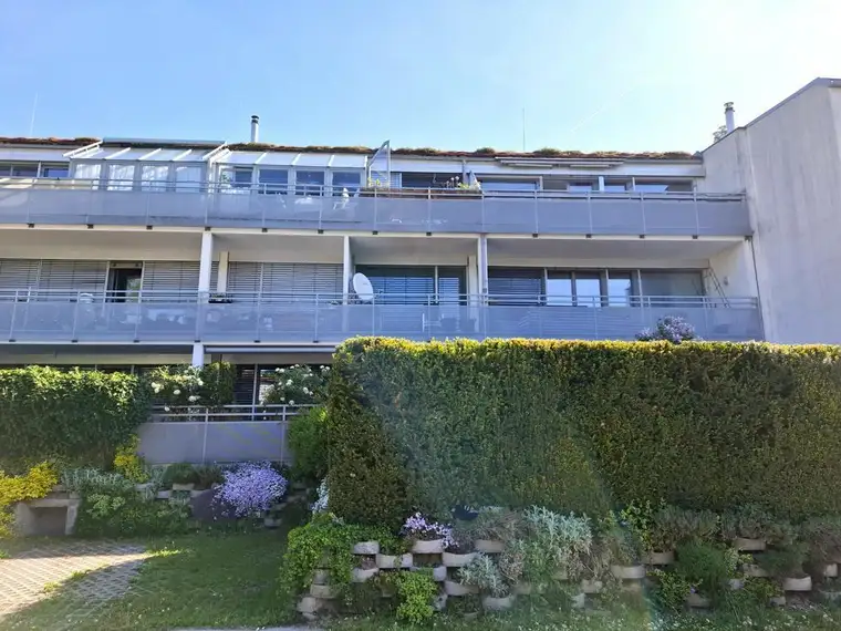Stilvolle Dachgeschosswohnung mit großer Terrasse &amp; Weitblick