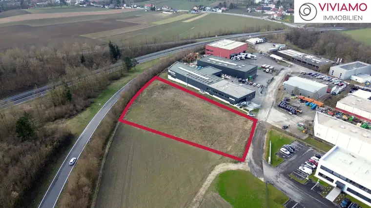 Gewidmetes Betriebsbaugrundstück ohne Bauzwang I Beste Sichtbarkeit auf die A8-Innkreisautobahn