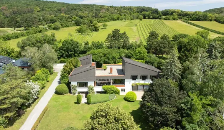 Architektentraum in absoluter Ruhelage – Indoor-Pool, Schneeberg-Panorama &amp; 3.234 m² Parkgarten