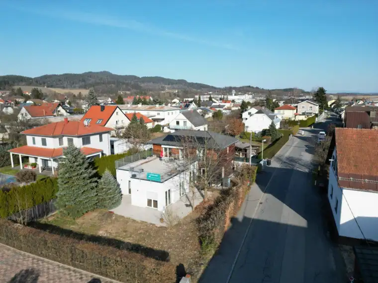 Helles Einfamilienhaus in ruhiger Lage mit XXL Dachterrasse