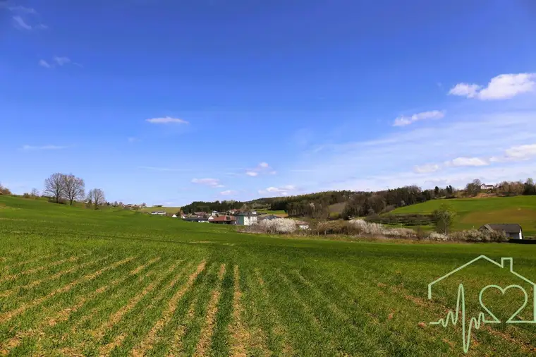 Grundstück in Ruhelage mit Panoramablick zum Kauf!