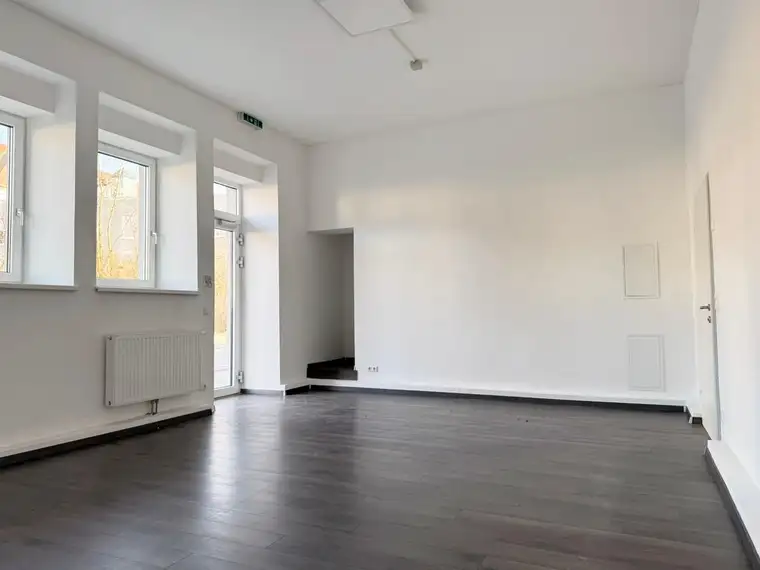 Helle Bürofläche in zentraler Lage – Perfekt für Ihr Business!