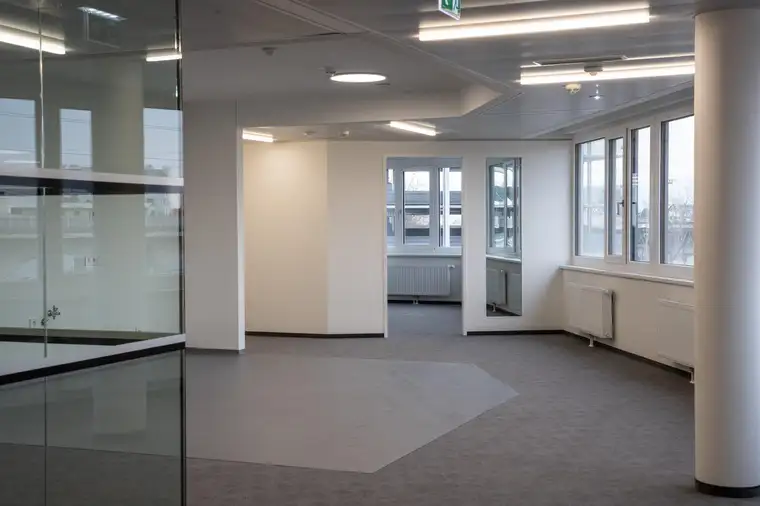 Großräumige Bürofläche im 5.OG mit 631m² im Central Hub TwentyOne zu mieten