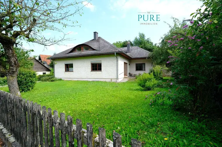 LÄNDLICHE IDYLLE - STADTNAH LEBEN! Geräumiges Einfamilienhaus mit tollem Grundriss!