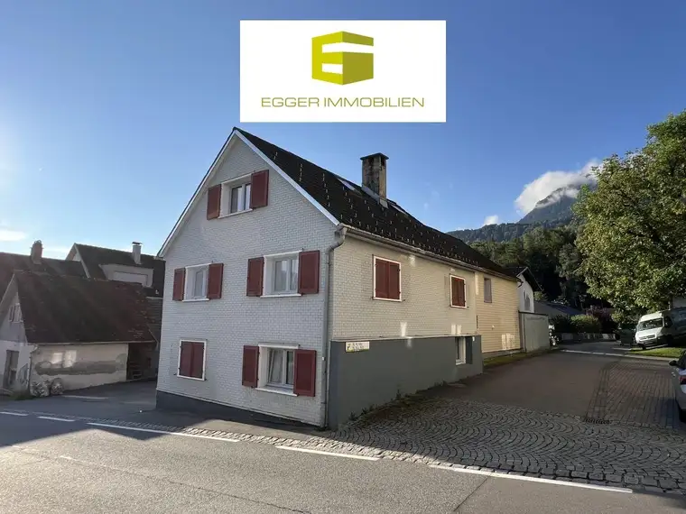 SANIERTES HAUS MIT 3 WOHNEINHEITEN IN ZENTRALER LAGE