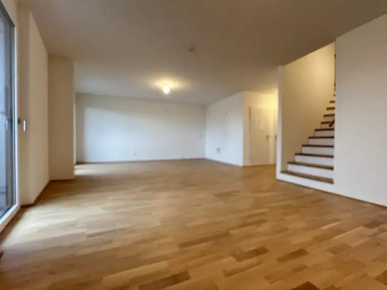 Dachgeschoss 3 Zimmer mit Dachgarten, klimatisiert - provisionsfrei + Jahreskarte Wr. Linien