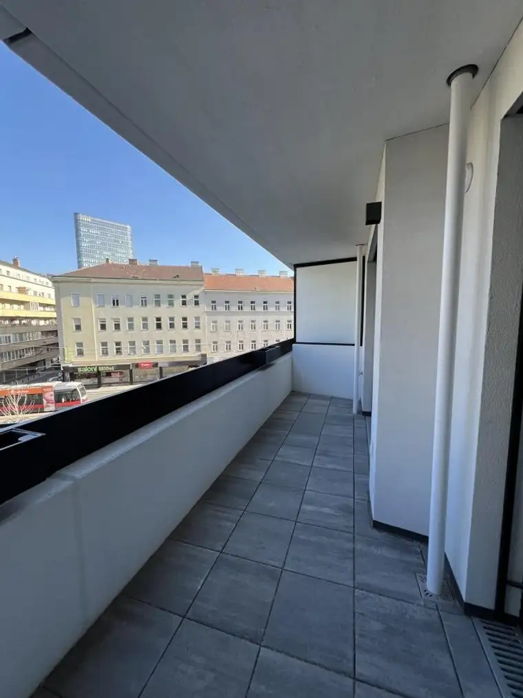 2 Zimmer mit Loggia - Erstbezug - provisionsfrei und gratis Jahreskarte Wr. Linien