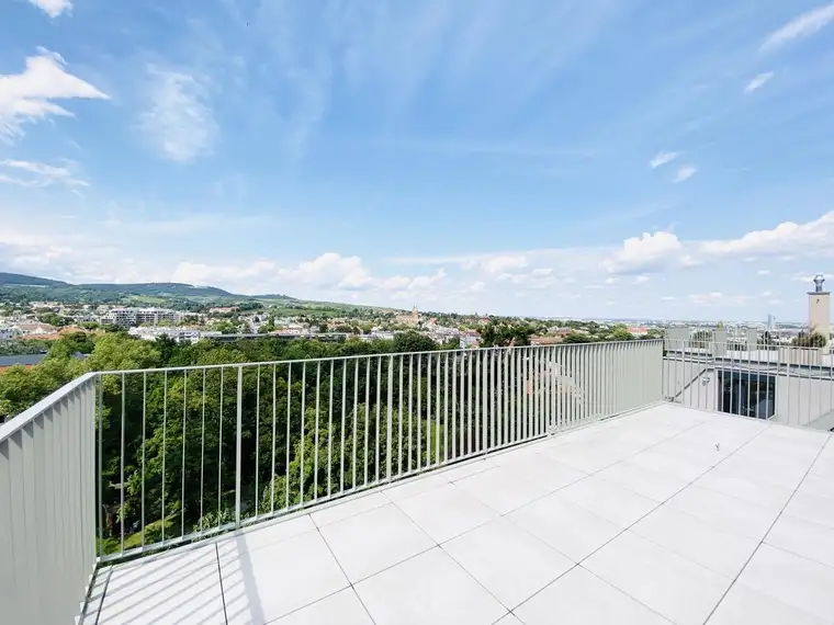 EXKLUSIVE DACHGESCHOSSWOHNUNG MIT BLICK ÜBER WIEN - Wohnen in bester Wohnlage