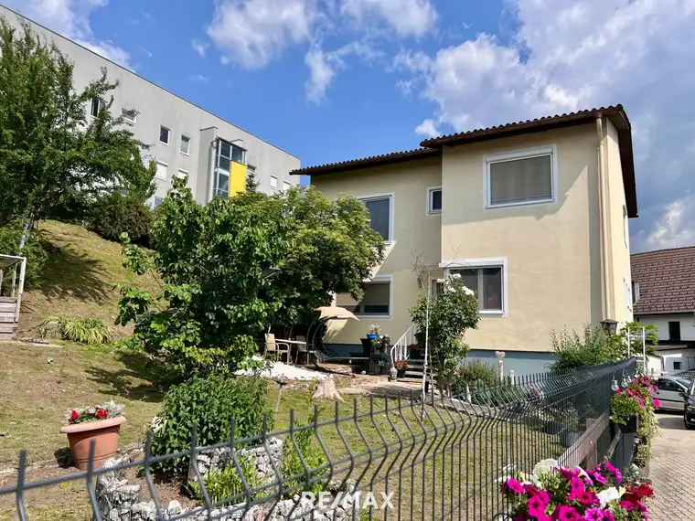 Einfamilienhaus mit Garage in zentraler Ruhelage